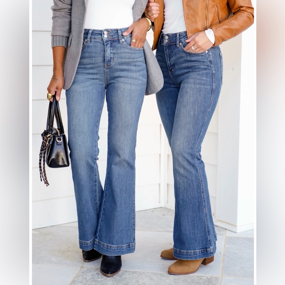 Judy Blue Petite High Rise Med Wash Tummy Control Flare Jeans w/ Double Button